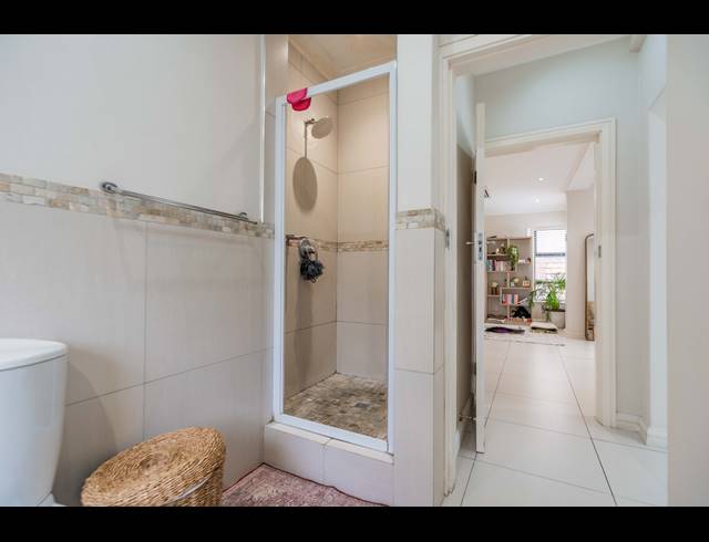 2 BEDROOM APARTMENT FOR SALE IN ESSENWOOD